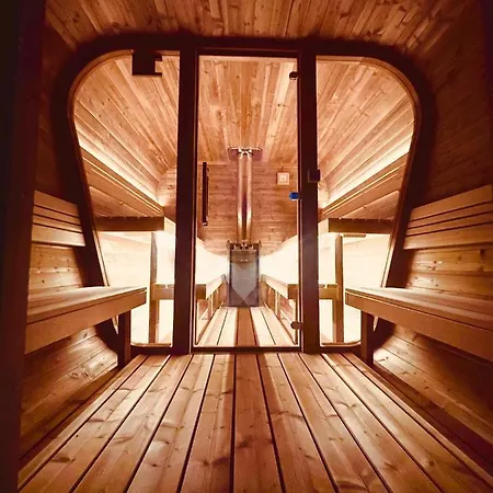 Domki I Apartamenty Caloroczne Koliber Holiday park